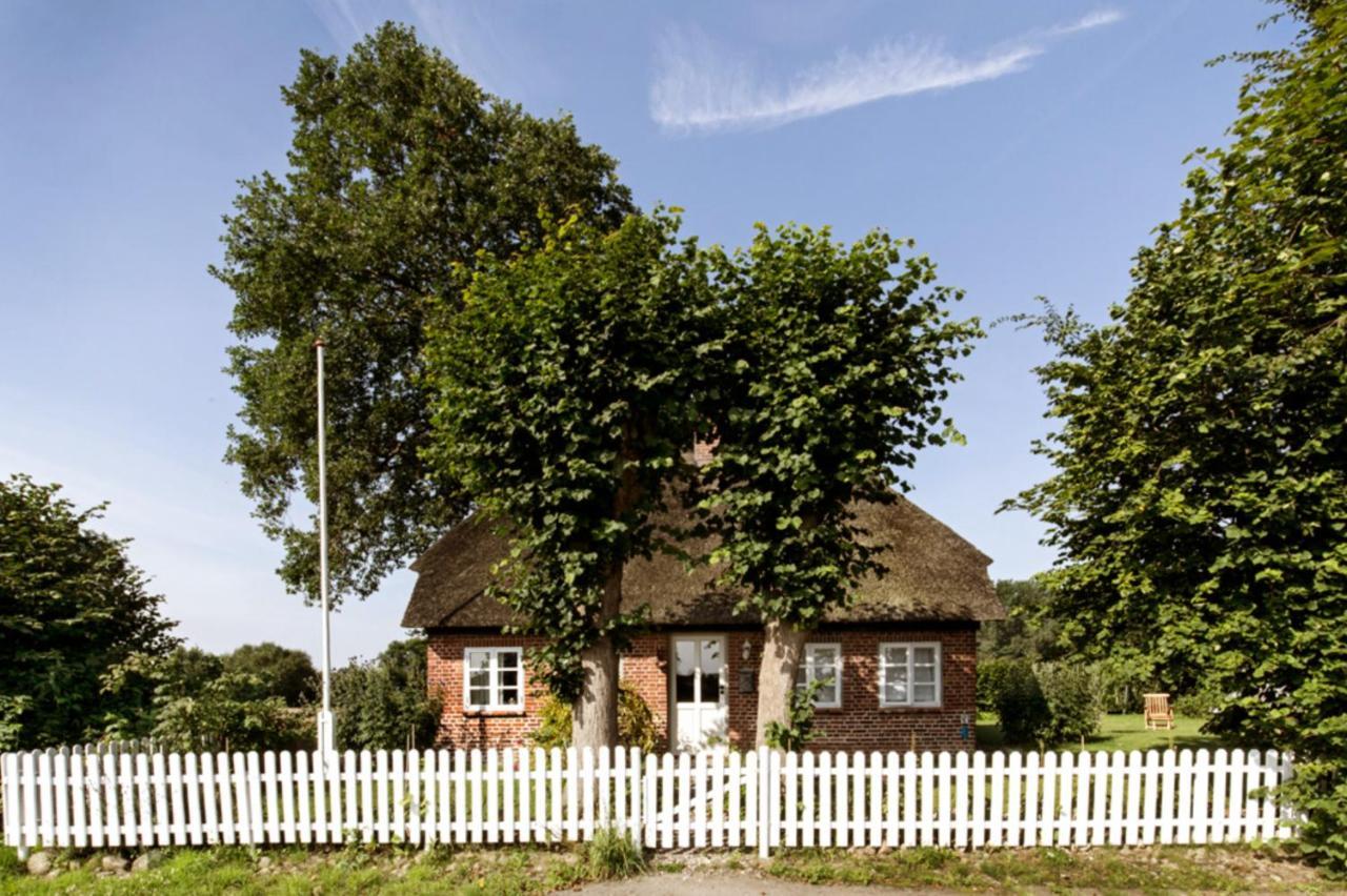 Romantisches Reetdachhaus - Frau Schroeders Mohrkirch Exterior photo